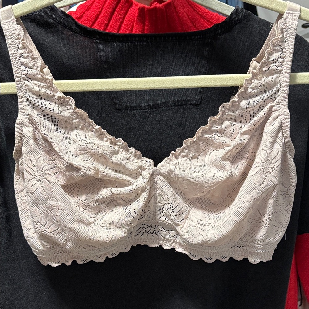 LOT of 13 Wacoal soft sense bralette size XL